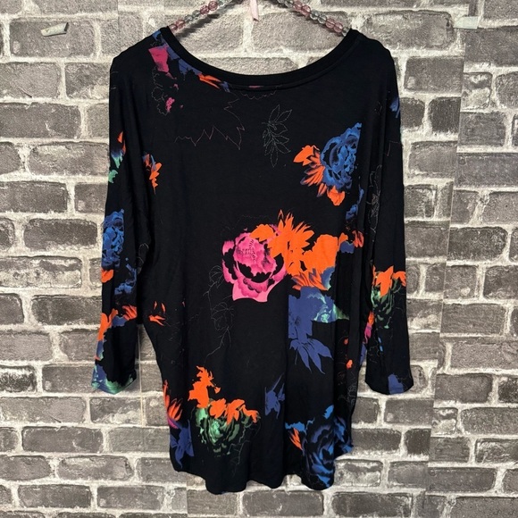 Aritzia Babaton jersey top black bright floral print stretch shirt - Picture 9 of 10